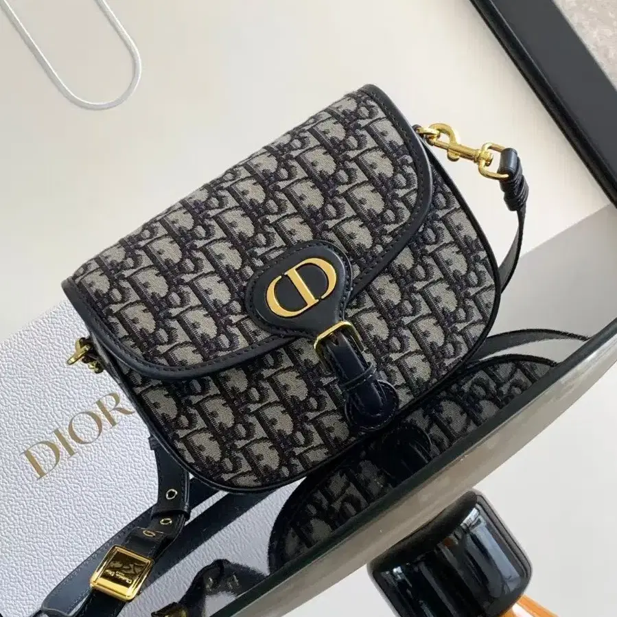 DIOR bobby 30 montaigne디올 한정 숄더백 크로스