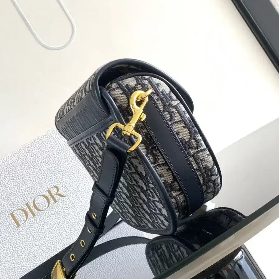 DIOR bobby 30 montaigne디올 한정 숄더백 크로스