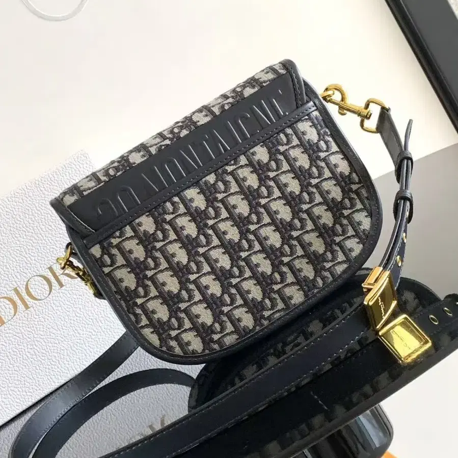 DIOR bobby 30 montaigne디올 한정 숄더백 크로스