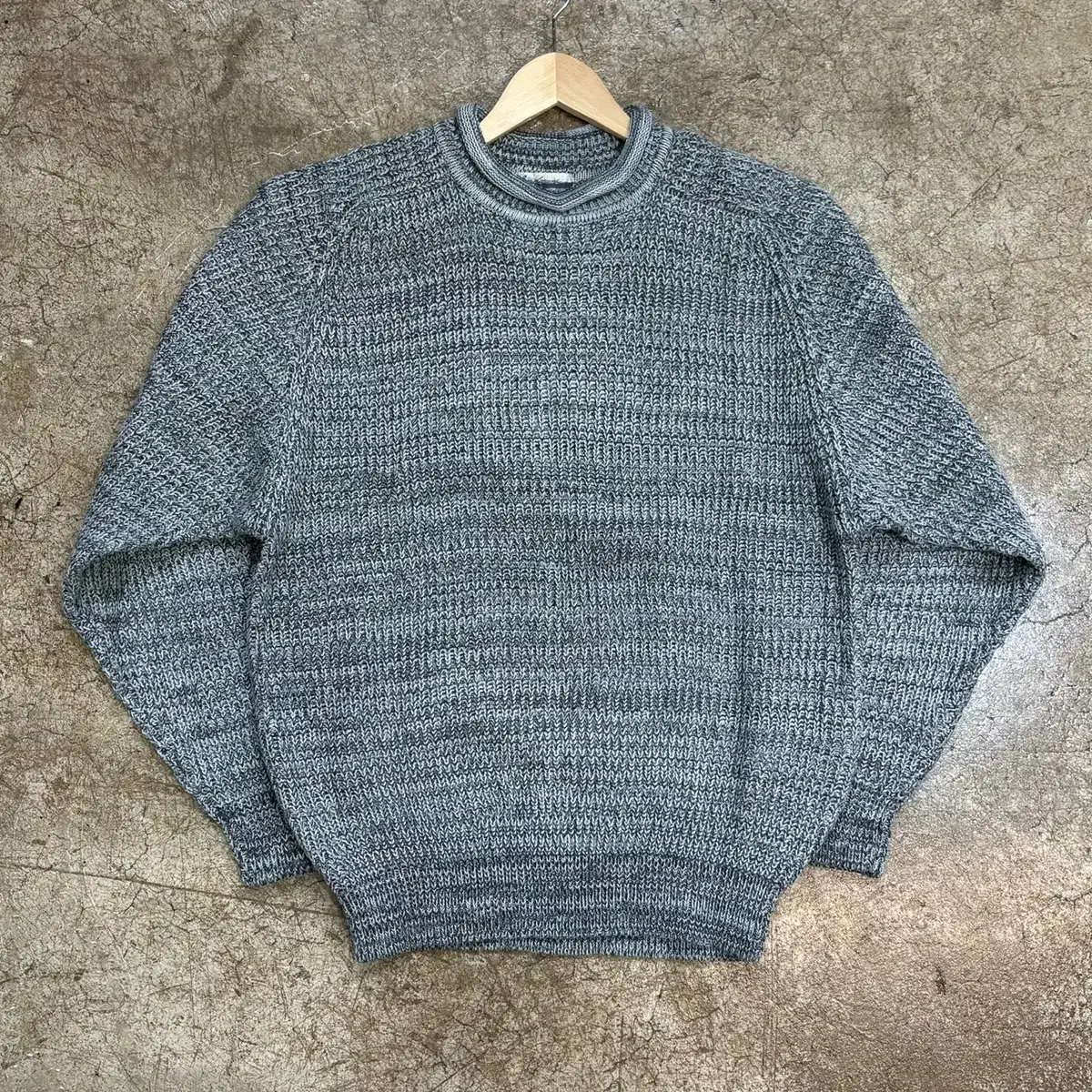 Vintage Neck Knit