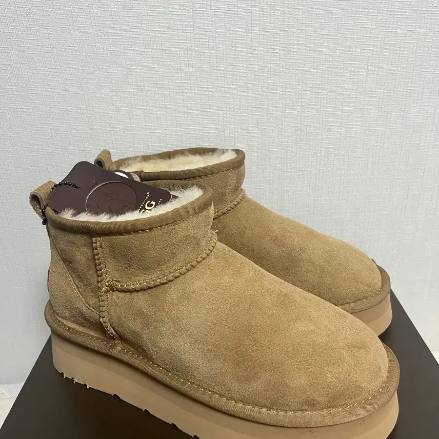 UGG 어그 클래식 울트라 미니 플랫폼 부츠 체스트넛