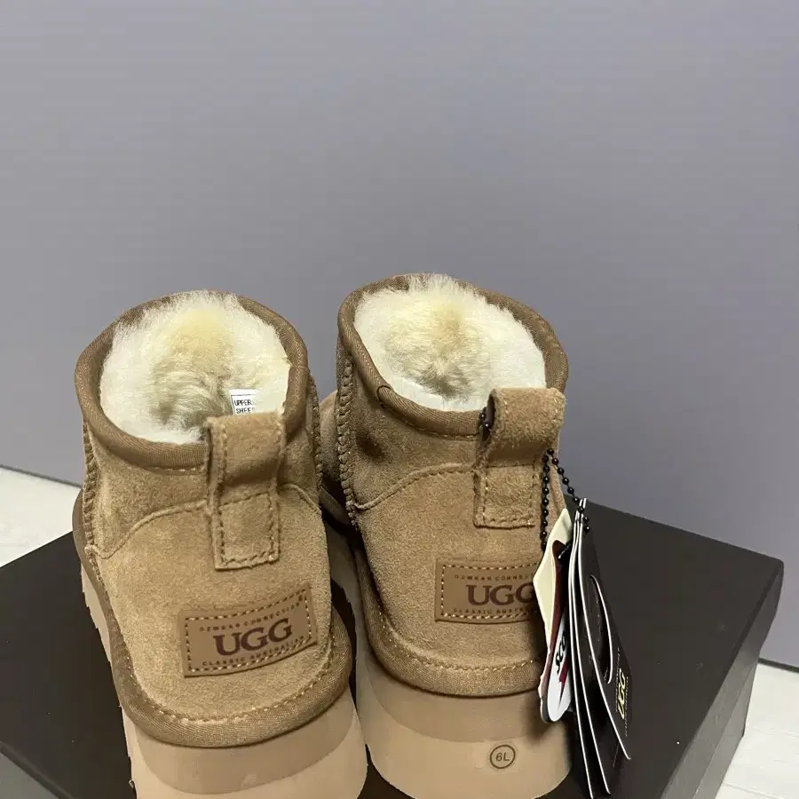 UGG 어그 클래식 울트라 미니 플랫폼 부츠 체스트넛