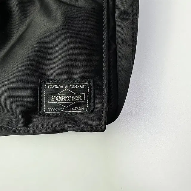 PORTER TANKER SHOULDER BAG (S) 포터 탱커 숄더백