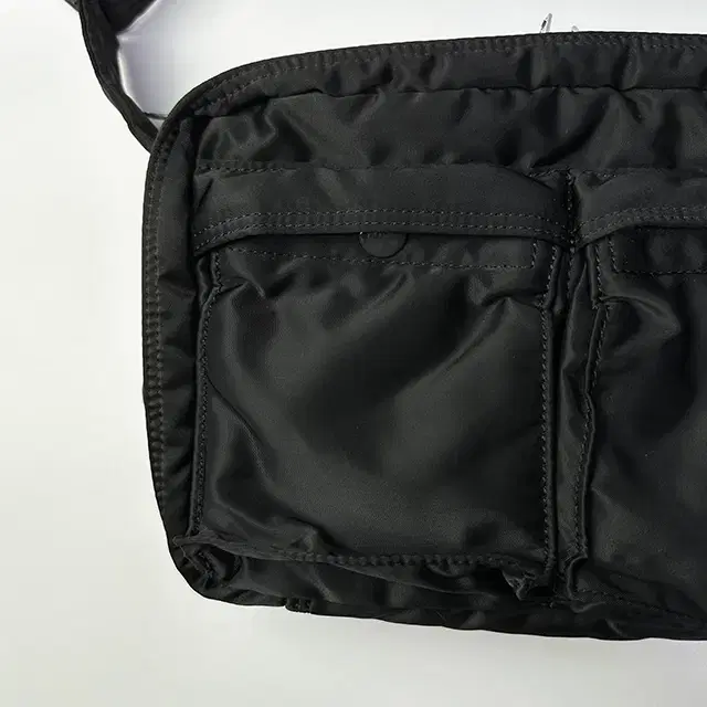 PORTER TANKER SHOULDER BAG (S) 포터 탱커 숄더백