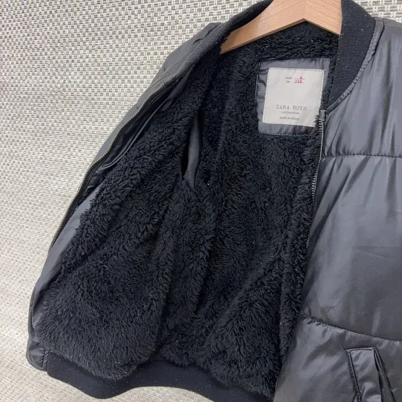 자라 ZARA 키즈 블랙 한겨울 보아털 블루종 116 B00400