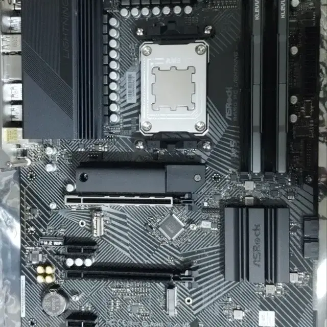 asrock b650 pg lightning+블투동굴이+am5소켓가이드