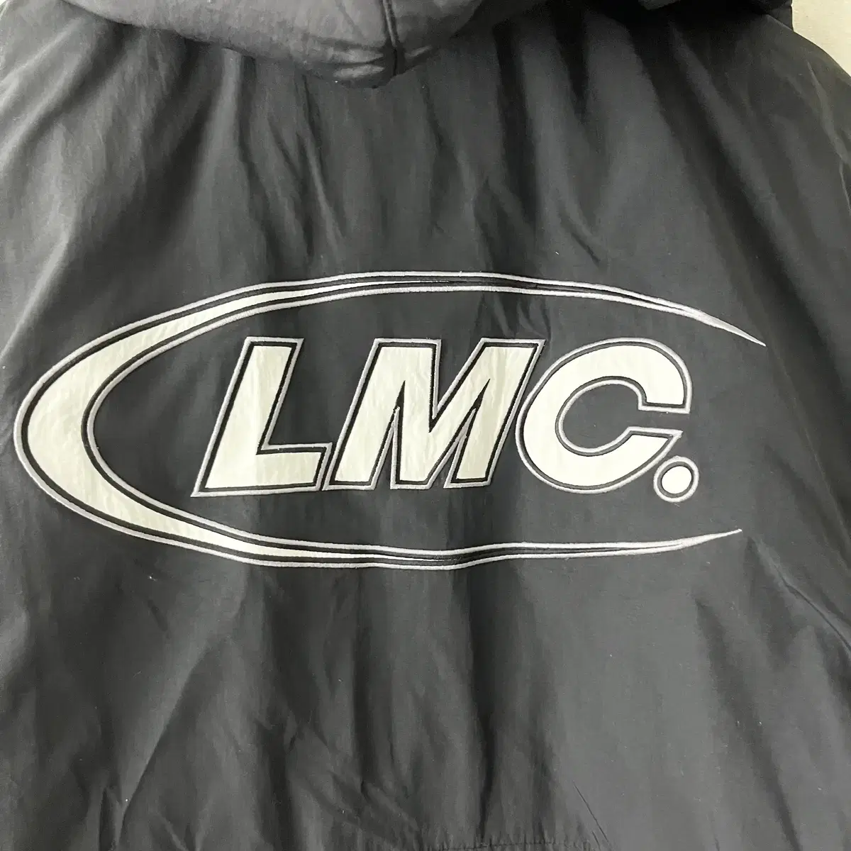 LMC 블랙 백빅로고 롱 패딩