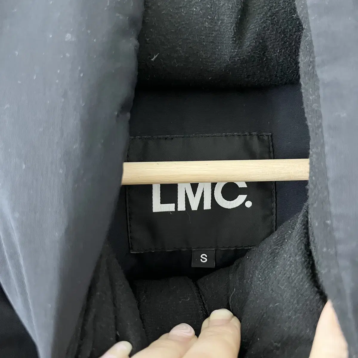 LMC 블랙 백빅로고 롱 패딩