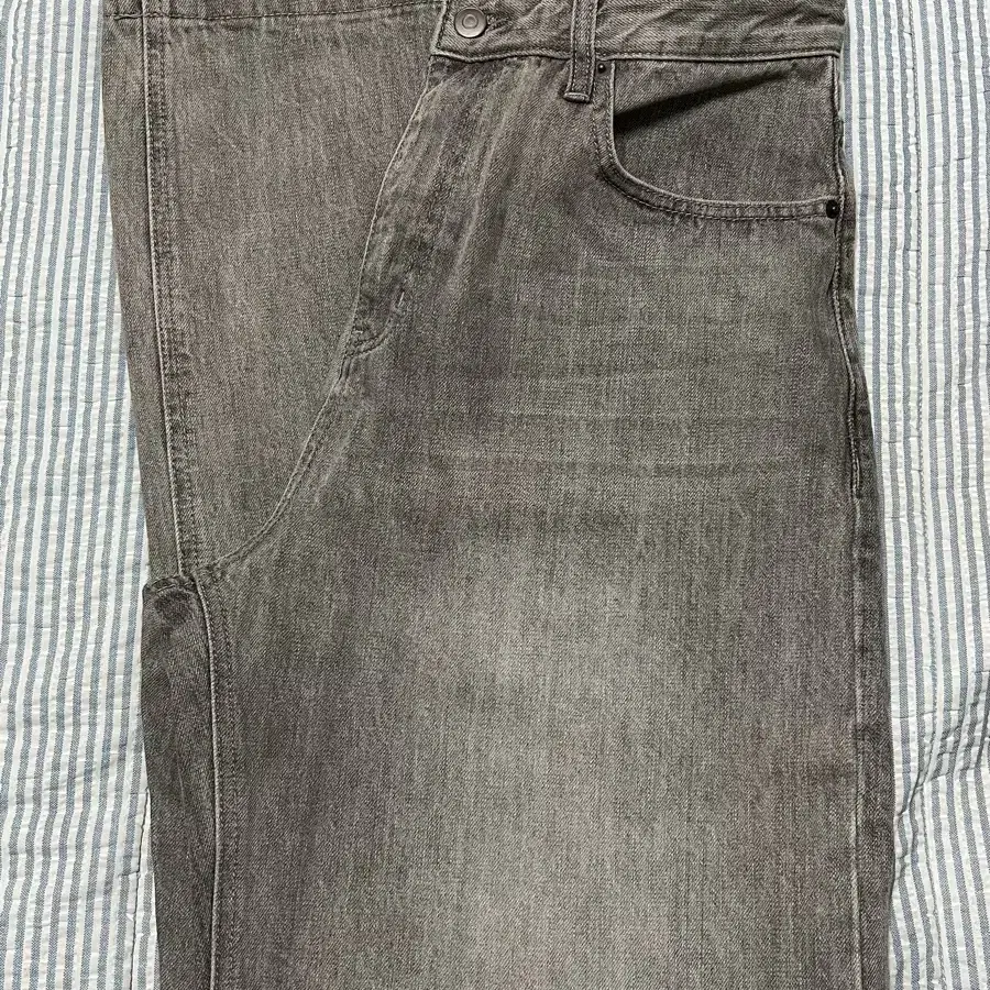 비긴202  Wide Semi Flare Denim Pants 그레이 3