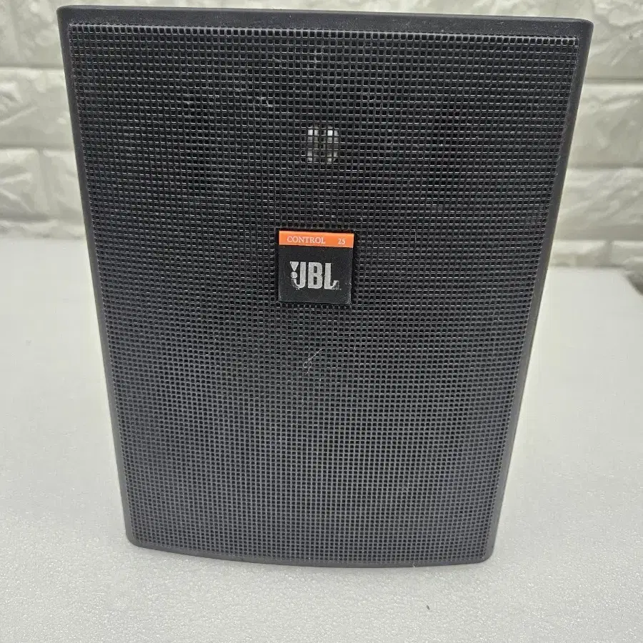 JBL CONTROL 25 스피커 1개 입니다