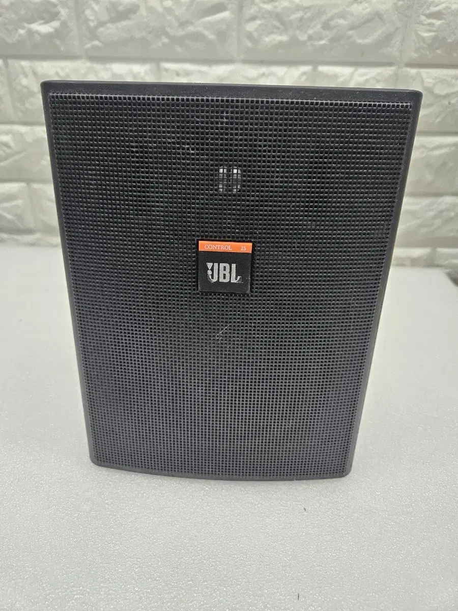 JBL CONTROL 25 스피커 1개 입니다