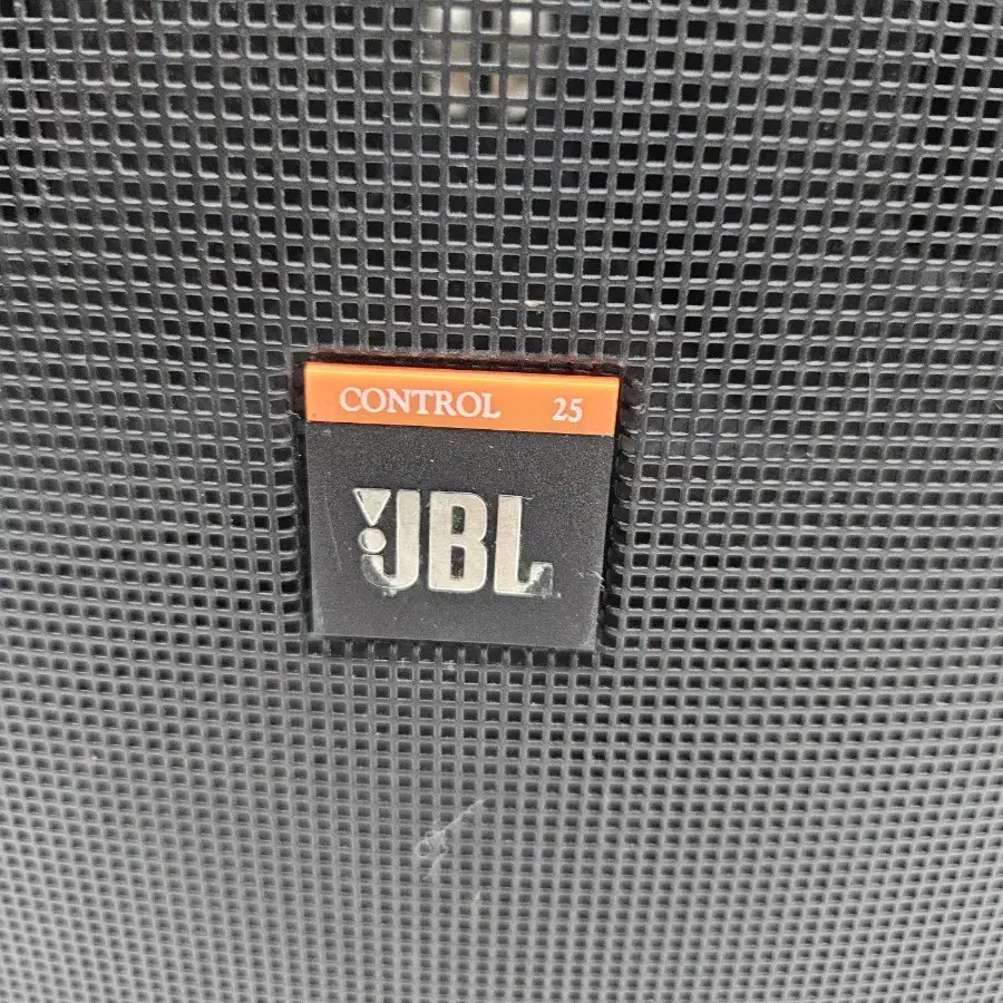 JBL CONTROL 25 스피커 1개 입니다