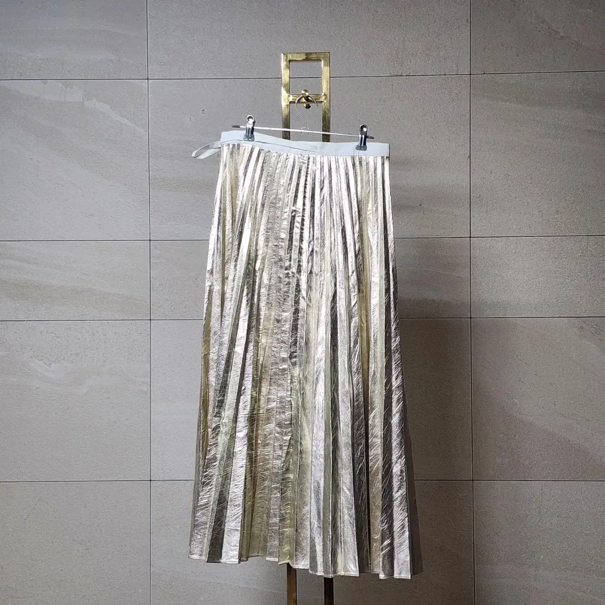 렉토 METALLIC PLEATED WRAP SKIRT