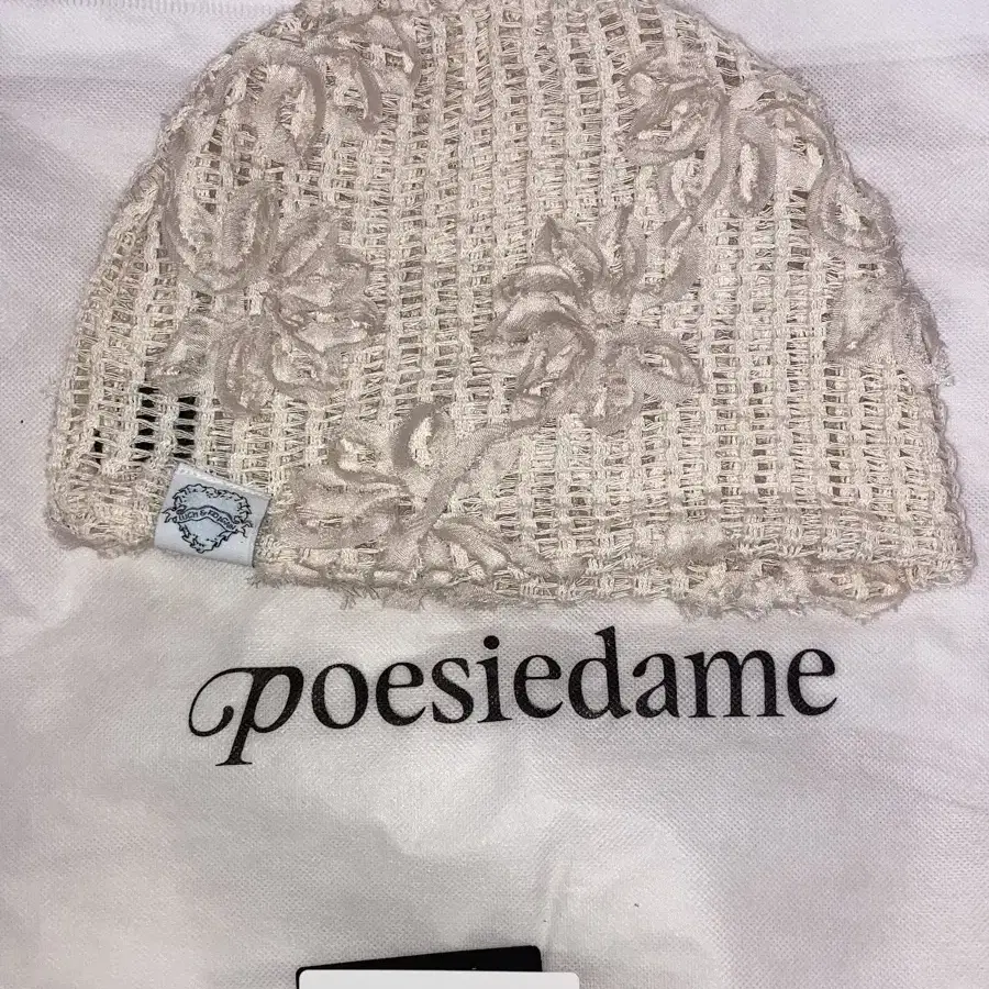 poesiedame rosa knit beanie