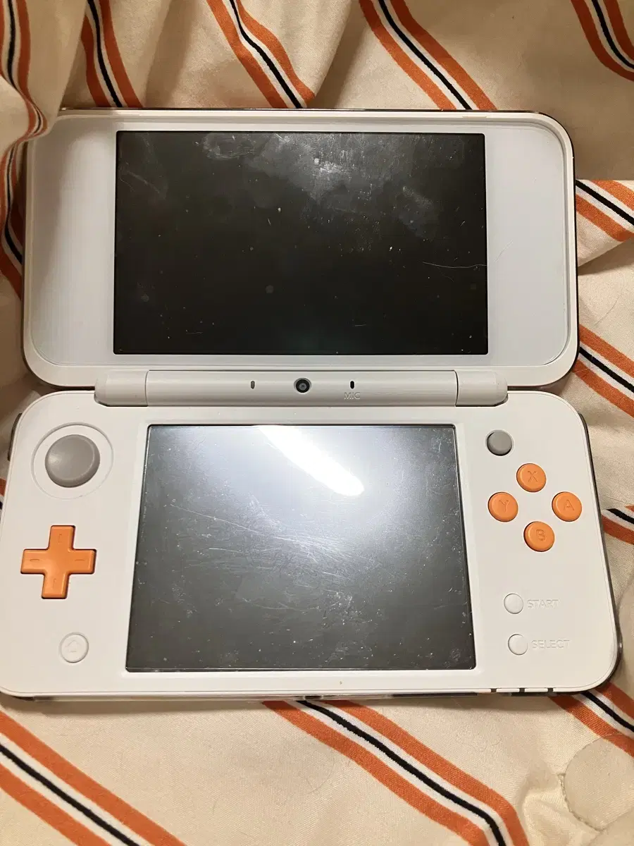 닌텐도 2DS XL 오렌지 리듬세상 튀동숲