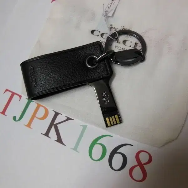 코치 4GB USB 가죽 키링