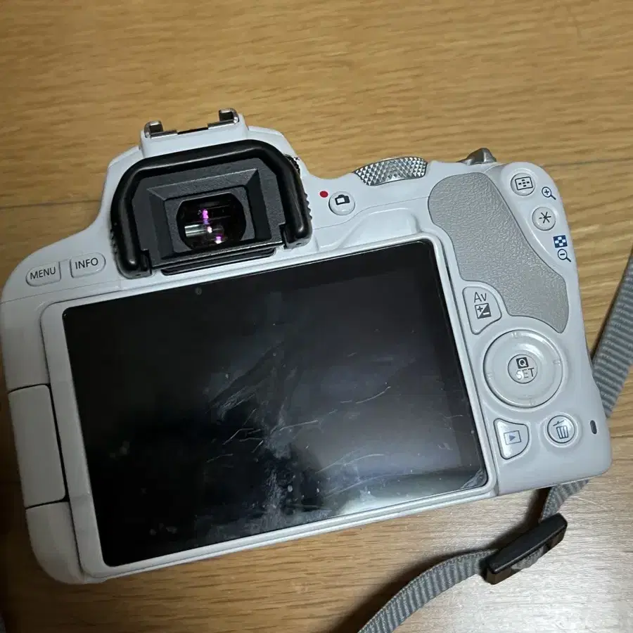 (상태 좋음) 캐논 eos200D 번들렌즈 뚜껑 X