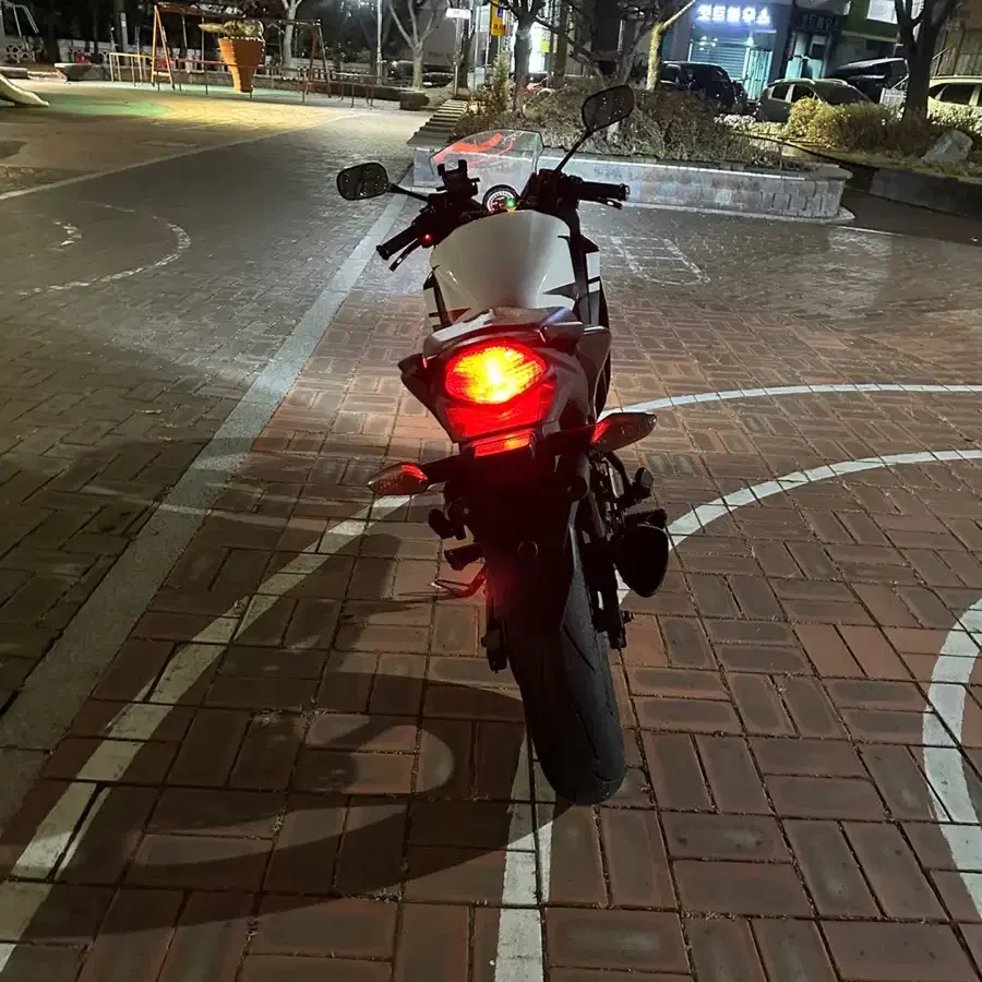 cbr125(16연식 깔끔한차량 판매합니다!)