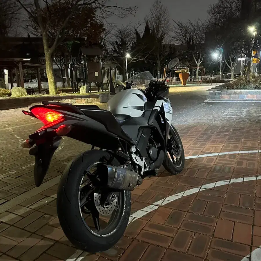 cbr125(16연식 깔끔한차량 판매합니다!)