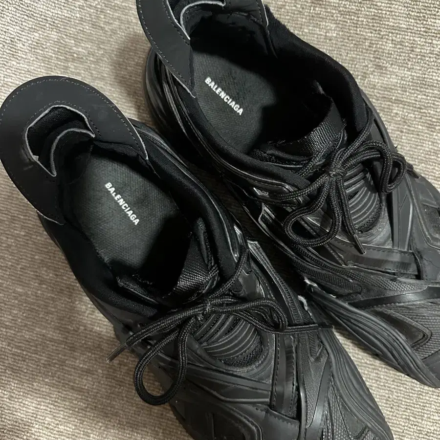 balenciaga tyrex 43