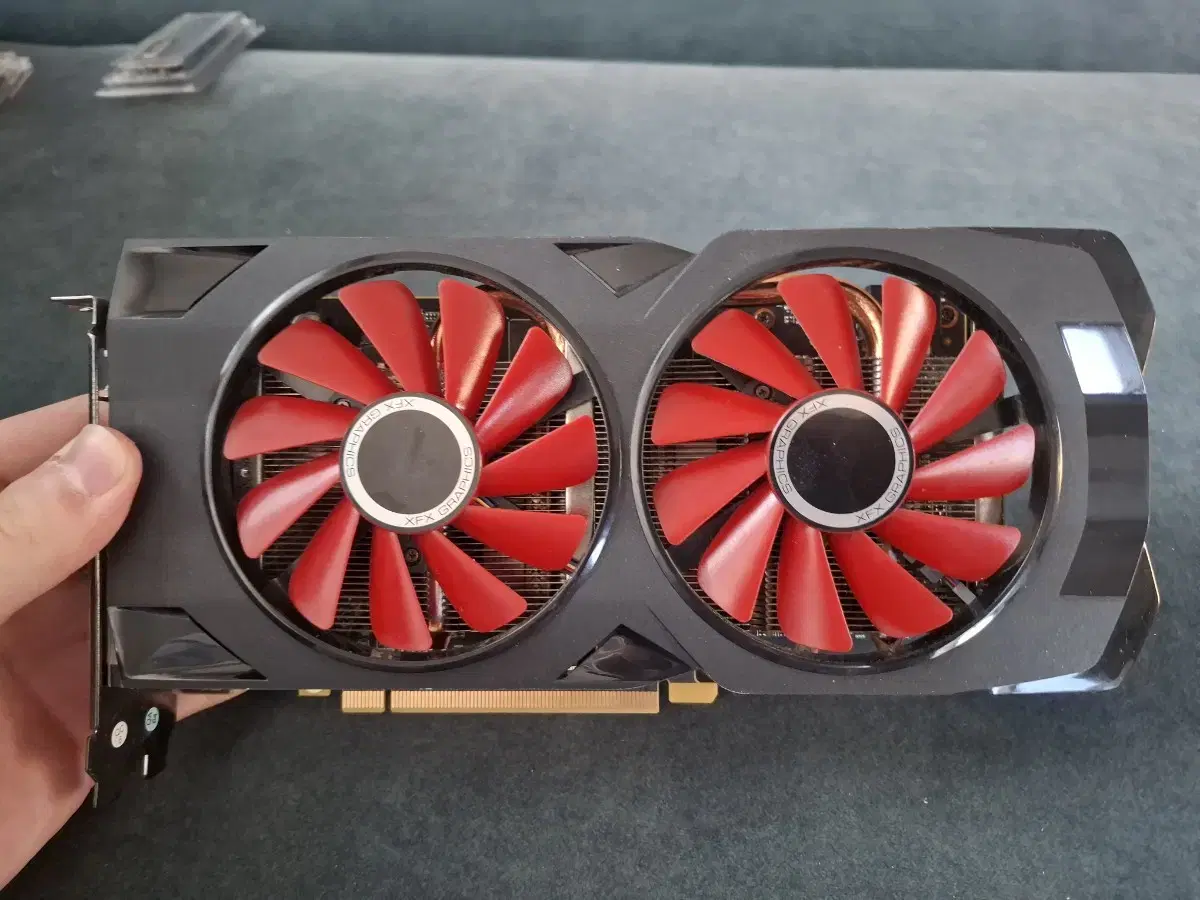 XFX RX570 4GB 그래픽카드 팝니다