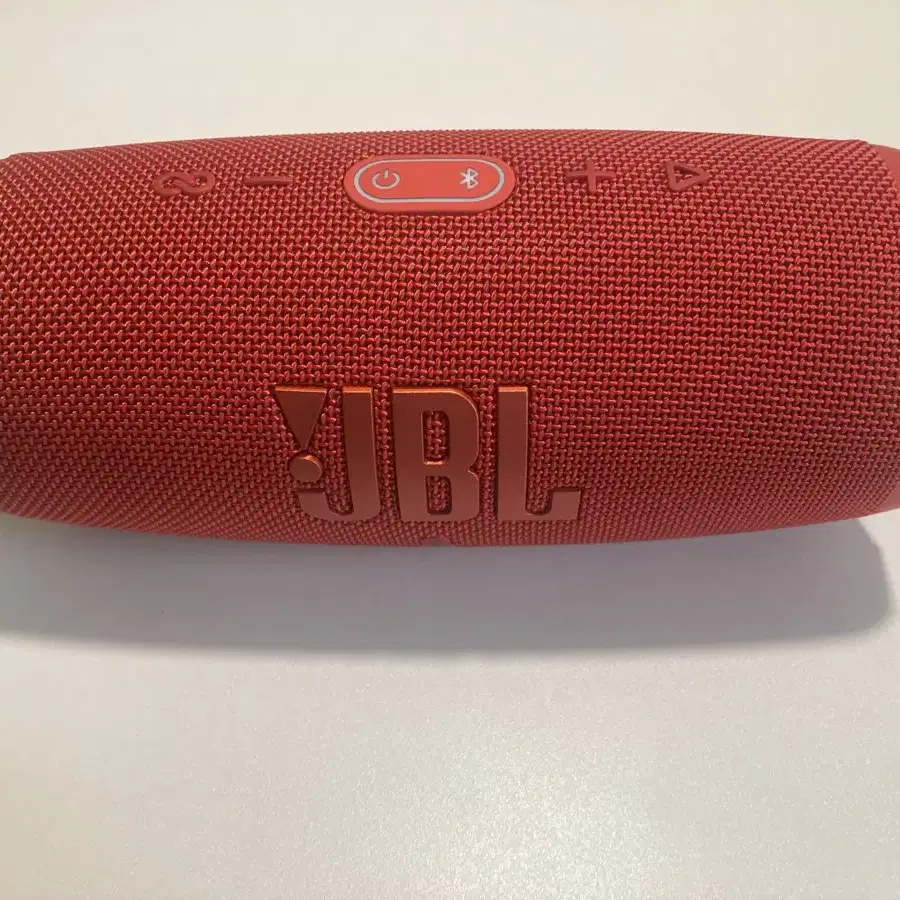 Jbl charge5 스피커 판매합니다.