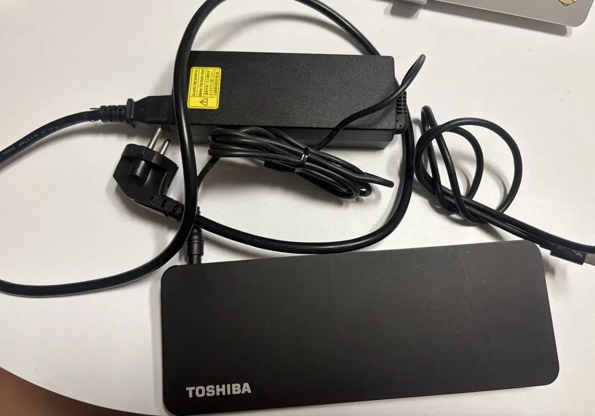 Toshiba 썬더볼트 3 도크