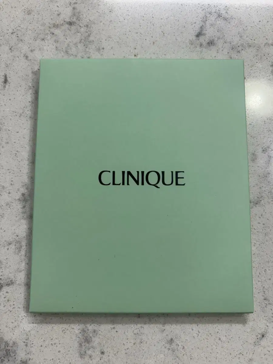 변우석 손거울(CLINIQUE)