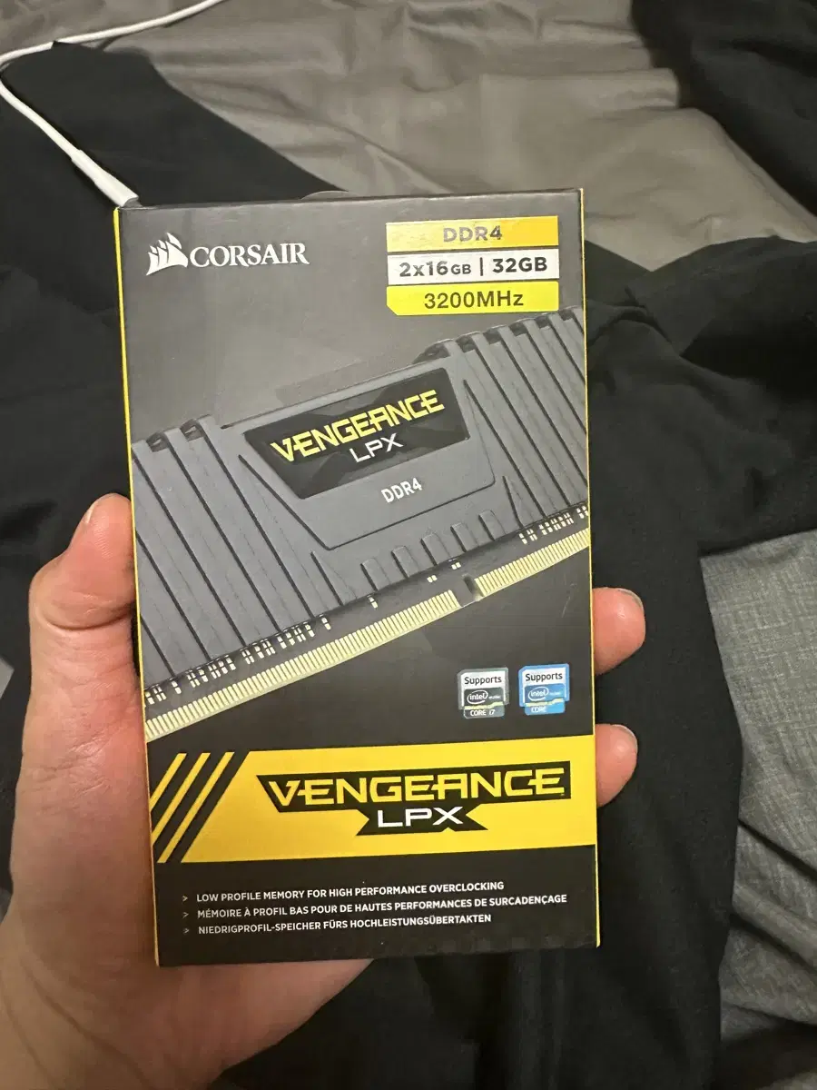 커세어 벤전스 3200mhz DDR4 32g