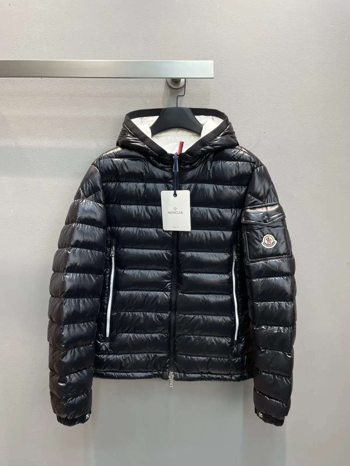 Moncler Lightweight padded black men's size 100