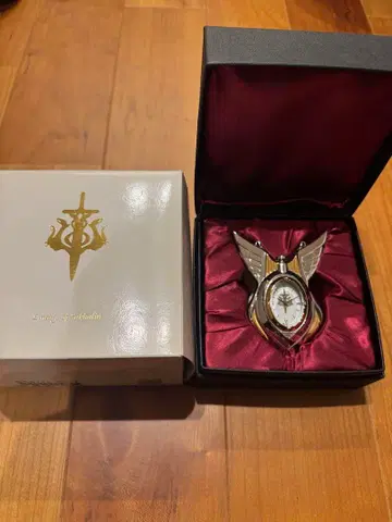 기동전사 건담 제08MS 소대 펜던트 시계 아이나 사할린