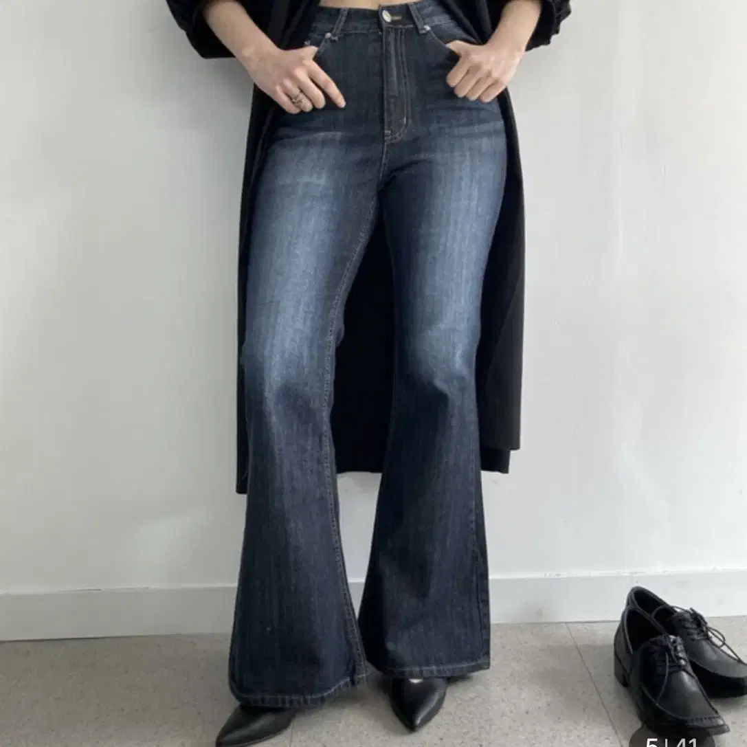 [샵책갈피] deep blue bootcut jeans