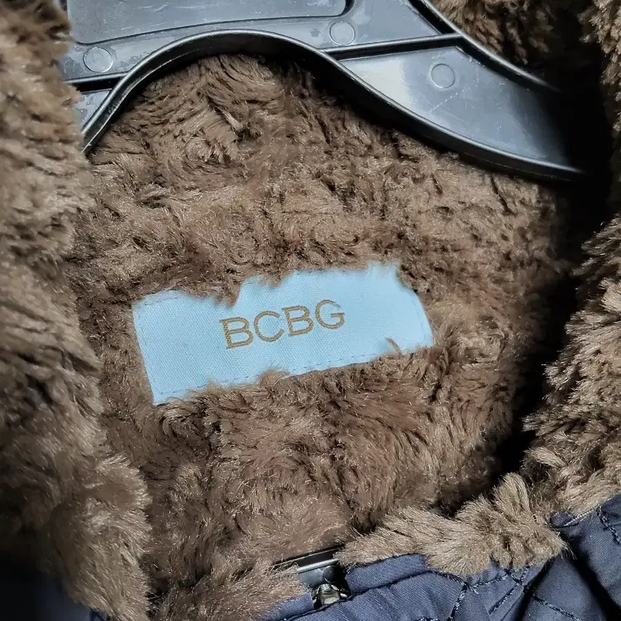 BCBG 퀼팅 내피털롱패딩 여 90ㅡ95