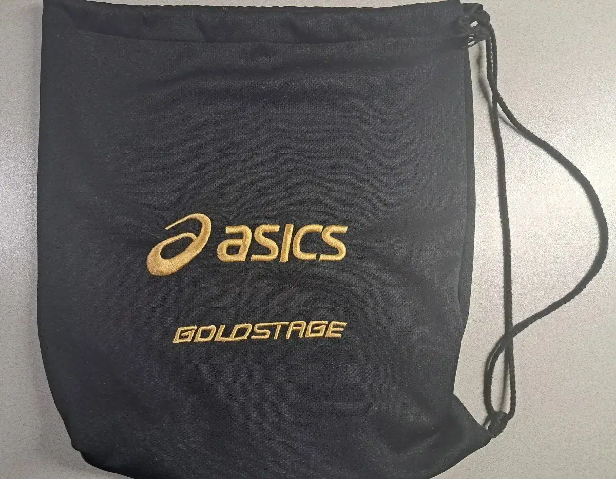 Asics Golden Stage Glove Pockets