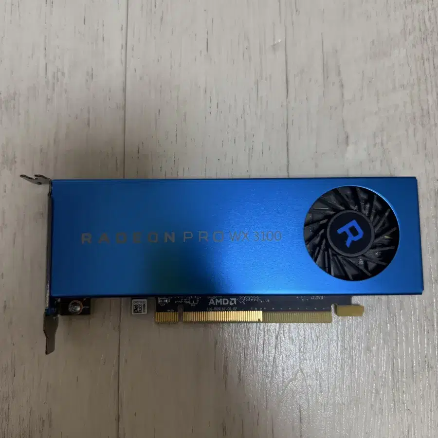 Radeon pro wx3100 d5 4GB LP