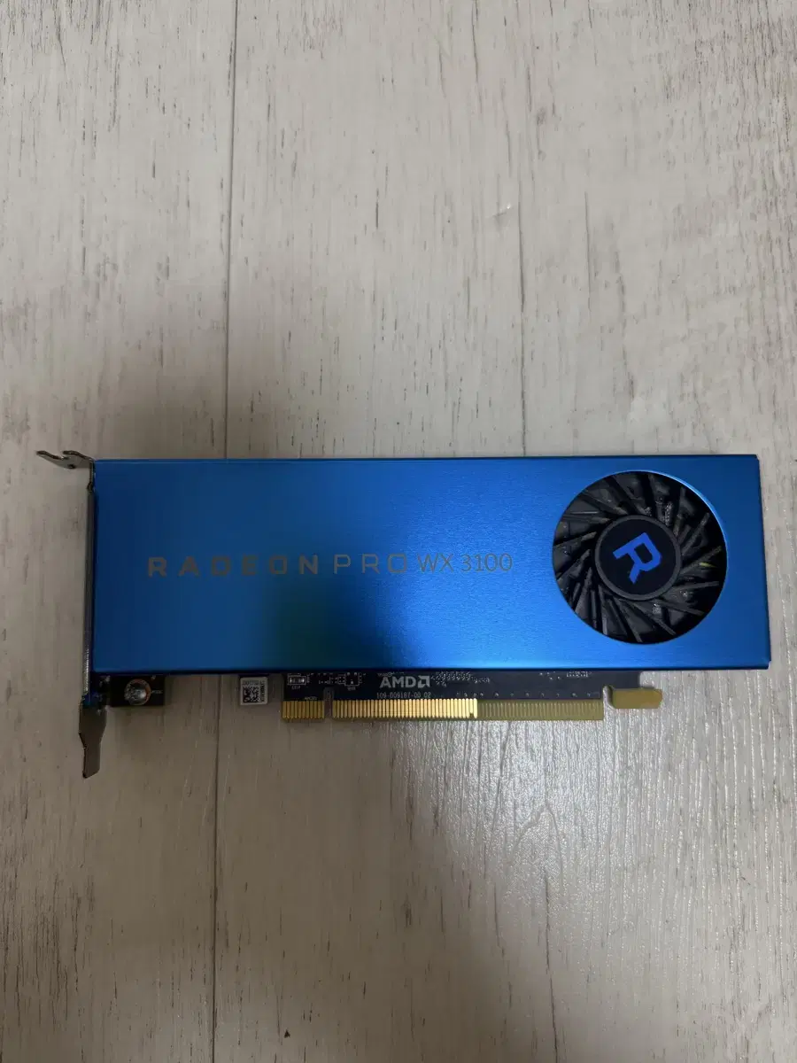 Radeon pro wx3100 d5 4GB LP