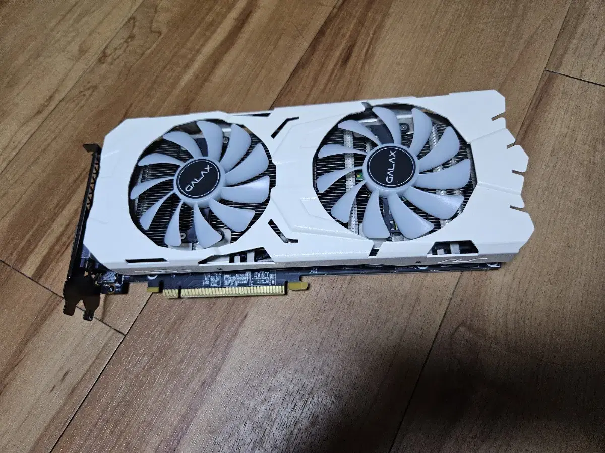 그래픽카드 GTX 1070ti 팔아요