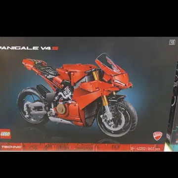 레고테크닉 두카티 Panigale V4 S (42202)