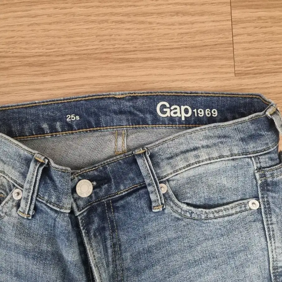 갭 스트레이트핏 청바지 25사이즈 데님 gap jeans