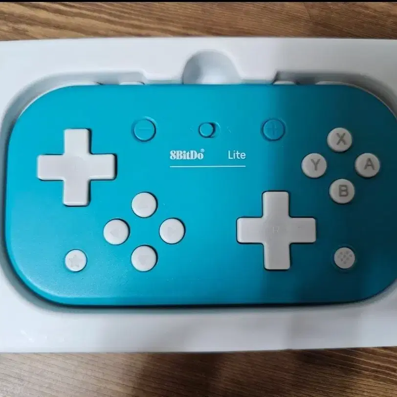 8BitDo Lite 게임컨드롤러 팝니다