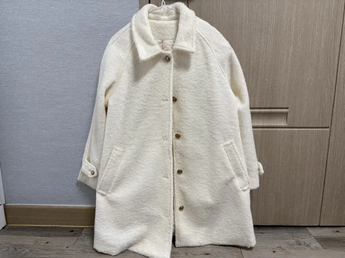 Wonki12 white boucle A-line vahn coat (wool/acrylic) sagger 44-66 vahn