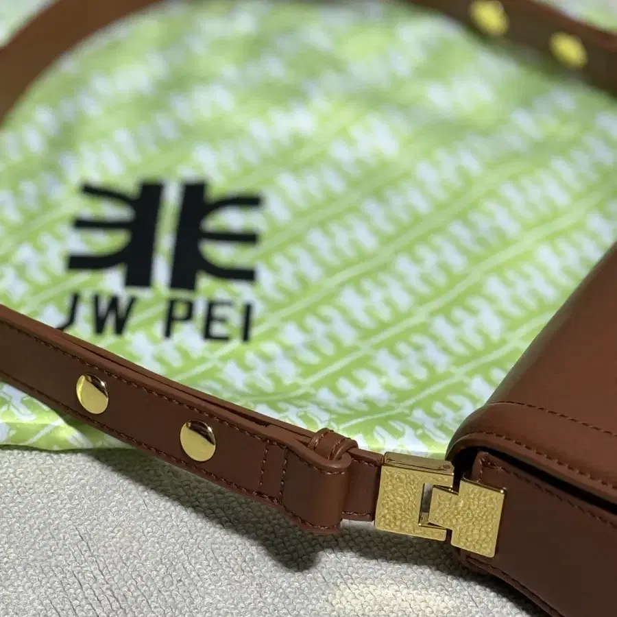 새상품/ jwpei top handle bag 크로스백 쥬페이 가방