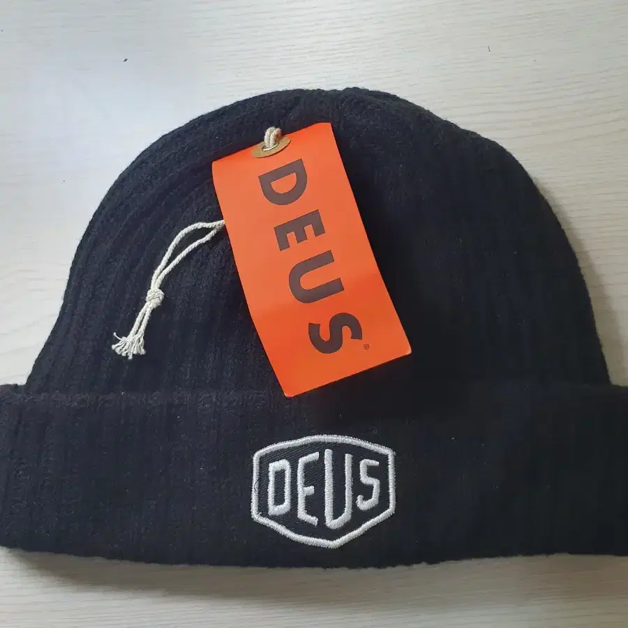 24F/W Deus Ex Machina 데우스 비니 블랙 3.7