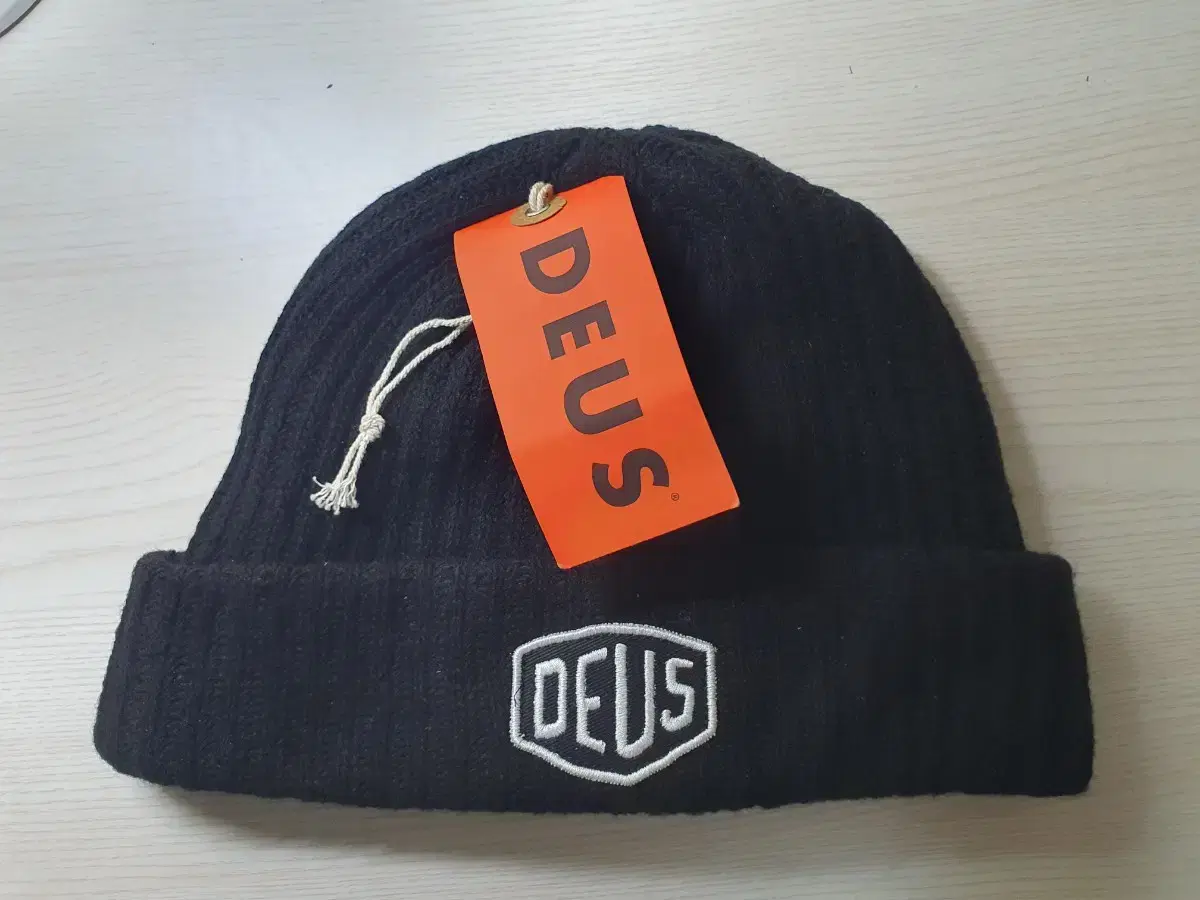 24F/W Deus Ex Machina 데우스 비니 블랙 3.7