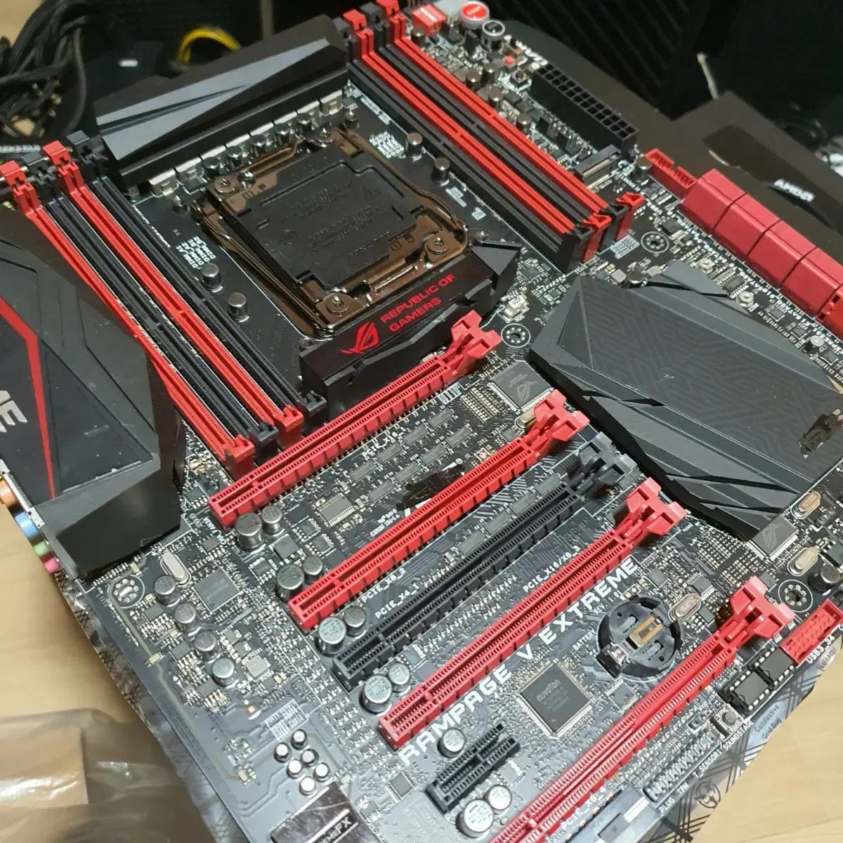 ASUS RAMPAGE V EXTREME  메인보드 x99