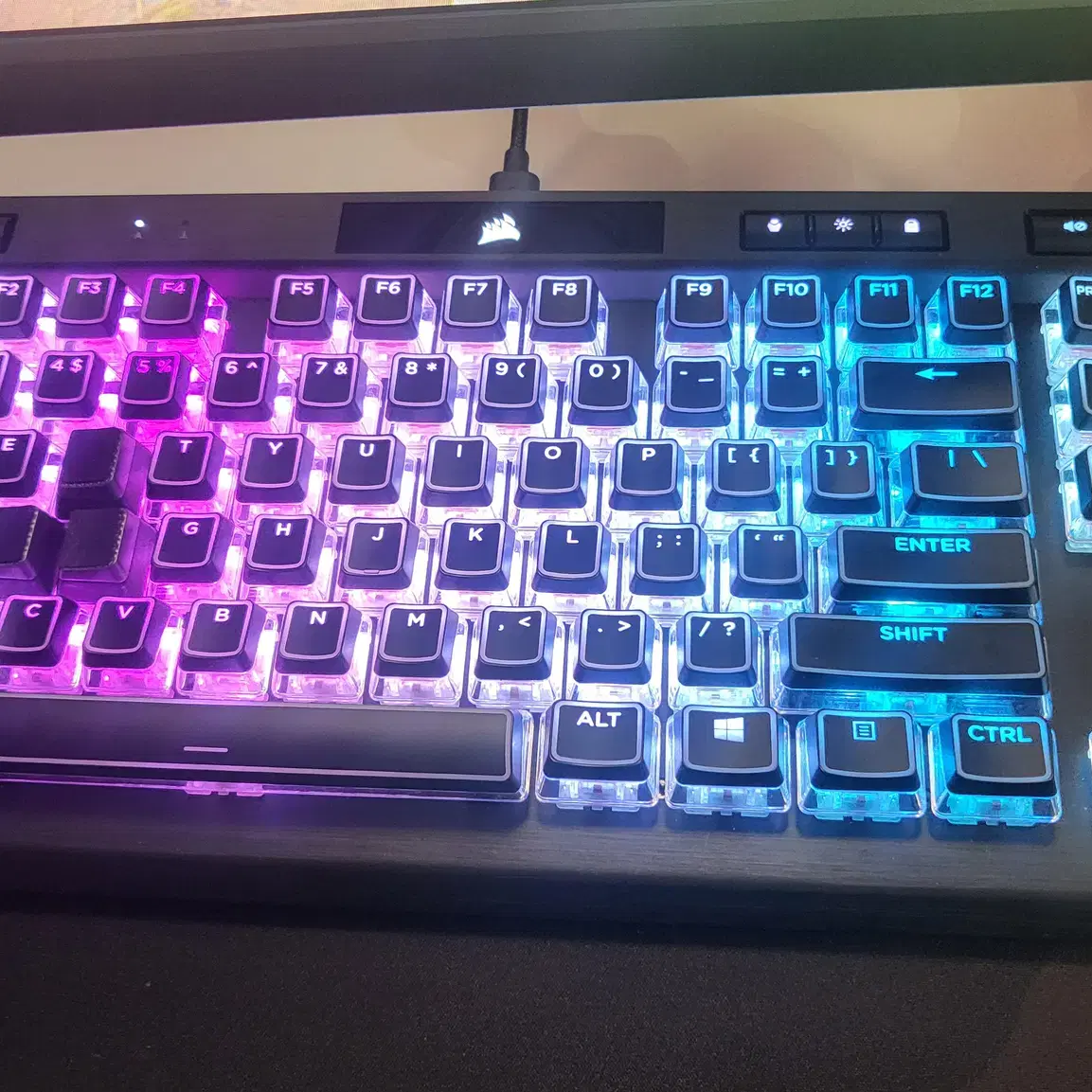 커세어 K70 RGB TKL 풀윤활 + 푸딩키캡  팝니다