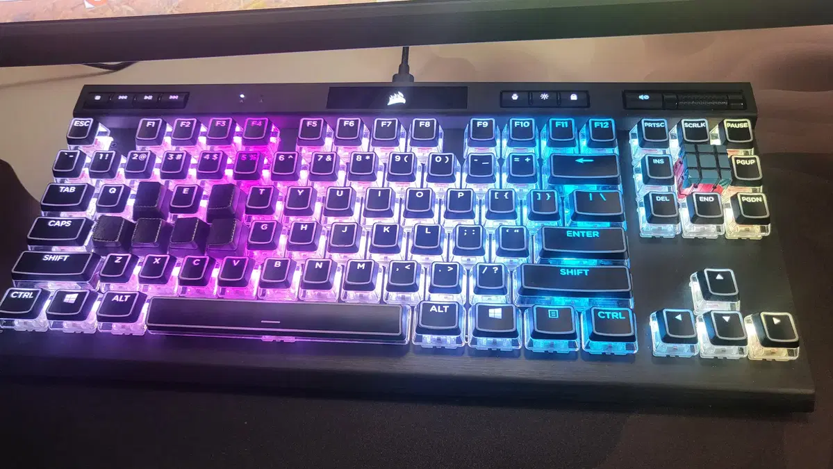 커세어 K70 RGB TKL 풀윤활 + 푸딩키캡  팝니다