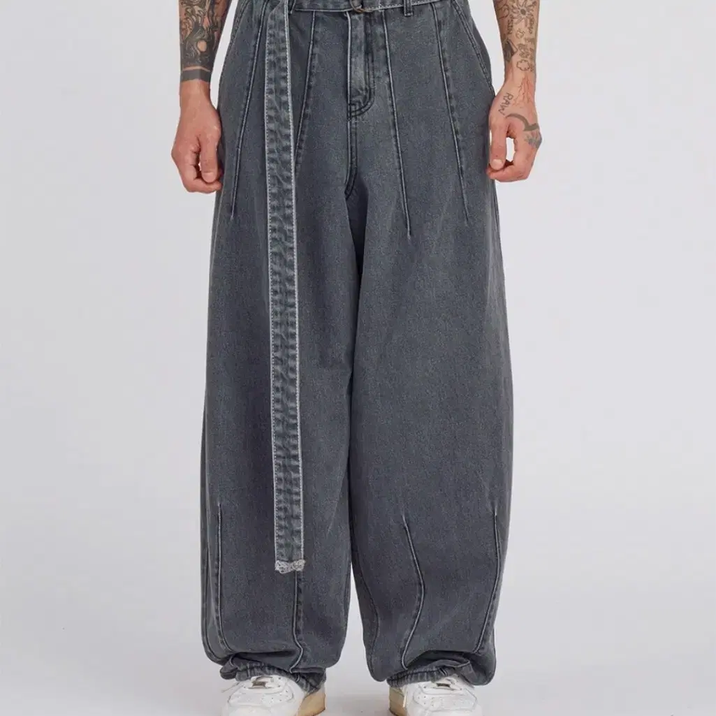 AJOBYAJO Oversized Washed Denim Pants