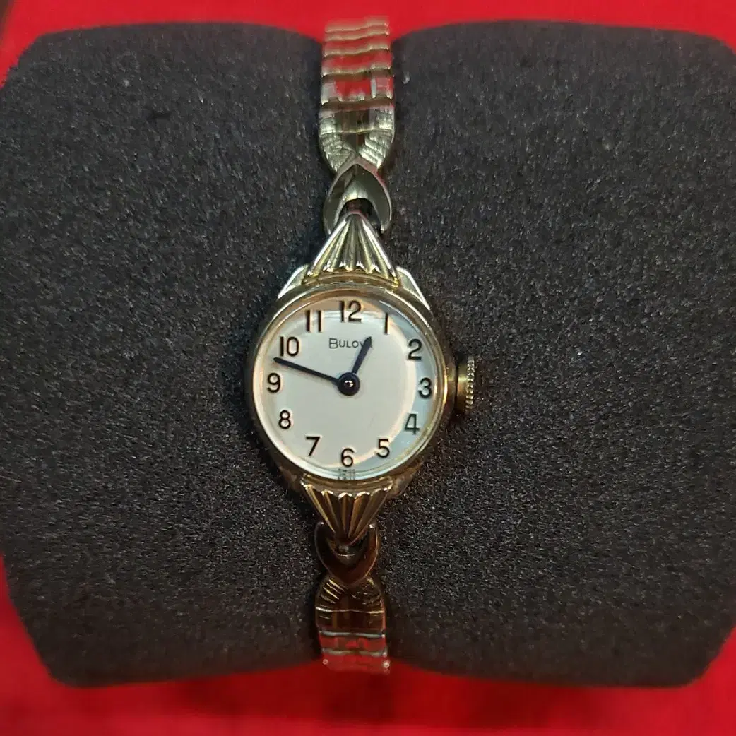 BULOVA 시계