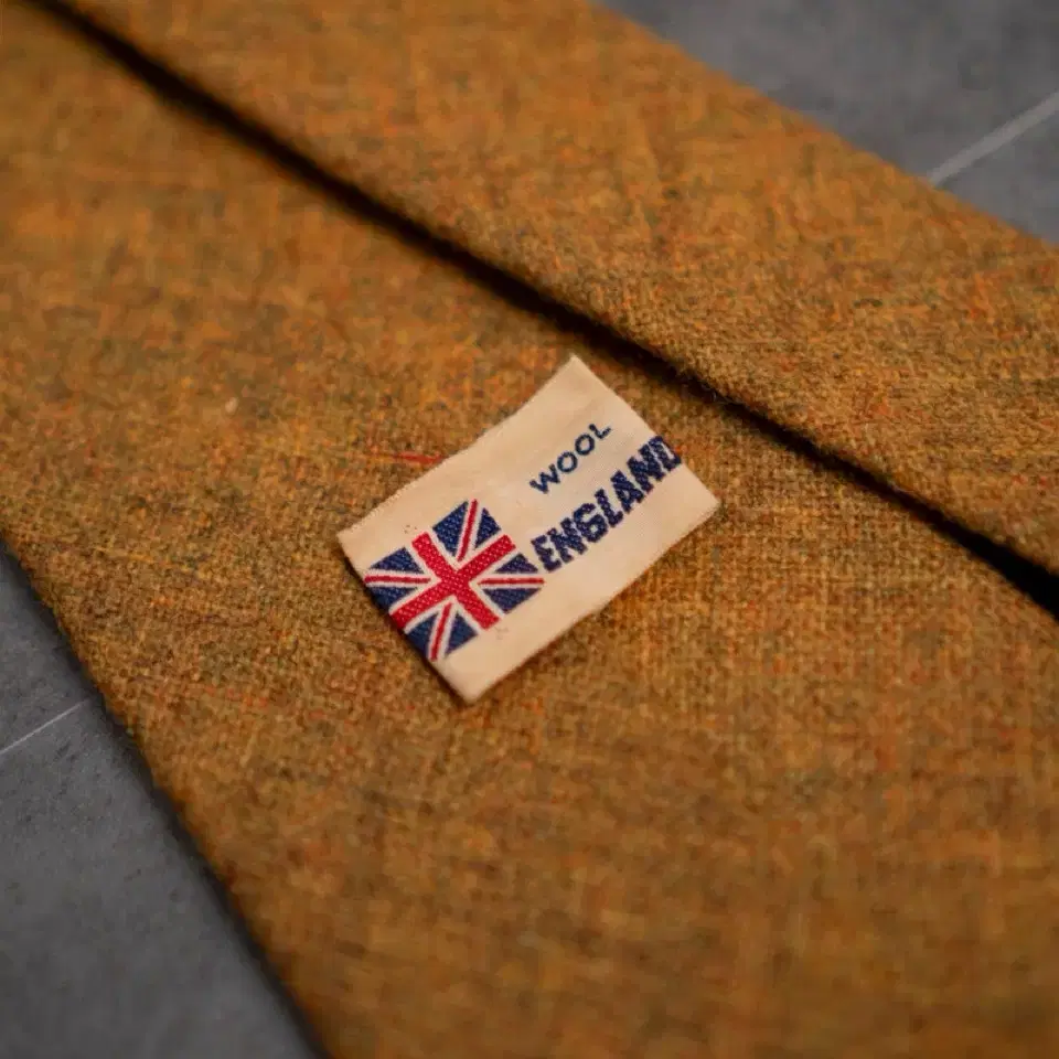 Vintage England Wool Tie (9.5)